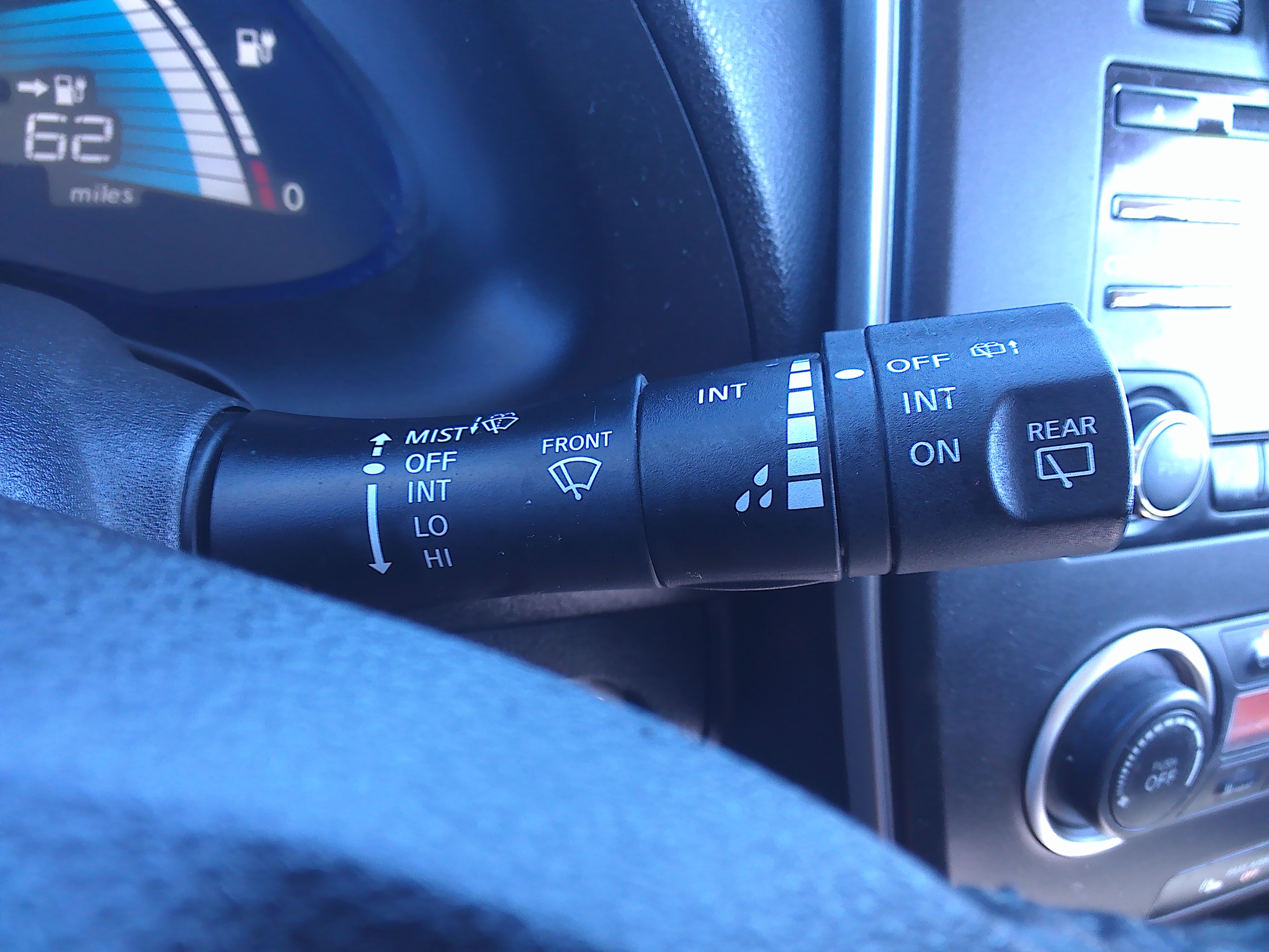 Used 2015 Nissan Leaf S FWD image 28