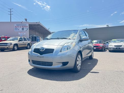 Used 2008 Toyota Yaris 2-Door Hatchback FWD image 2