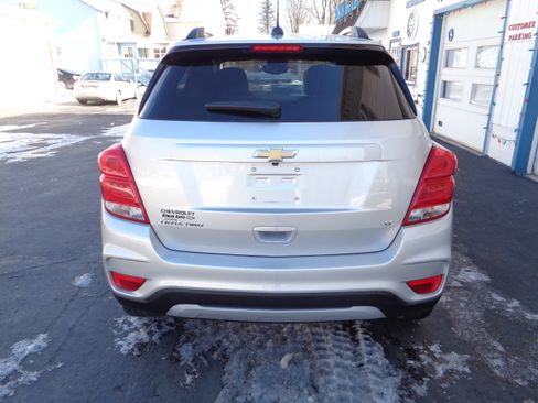 Used 2019 Chevrolet Trax LT image 9