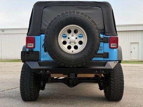 Used 2010 Jeep Wrangler 4WD Sport image 36