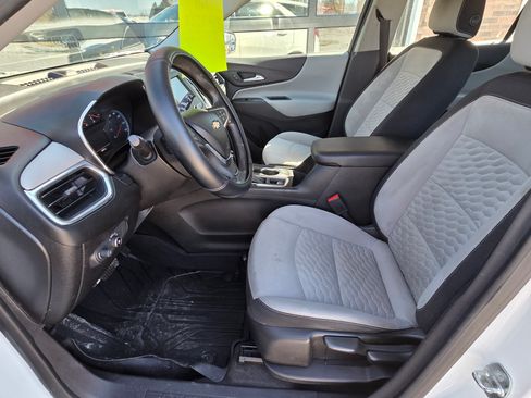 Used 2018 Chevrolet Equinox LS image 10