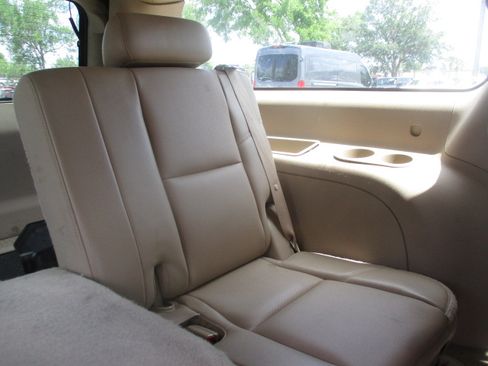 Used 2009 Chevrolet Suburban LTZ image 13