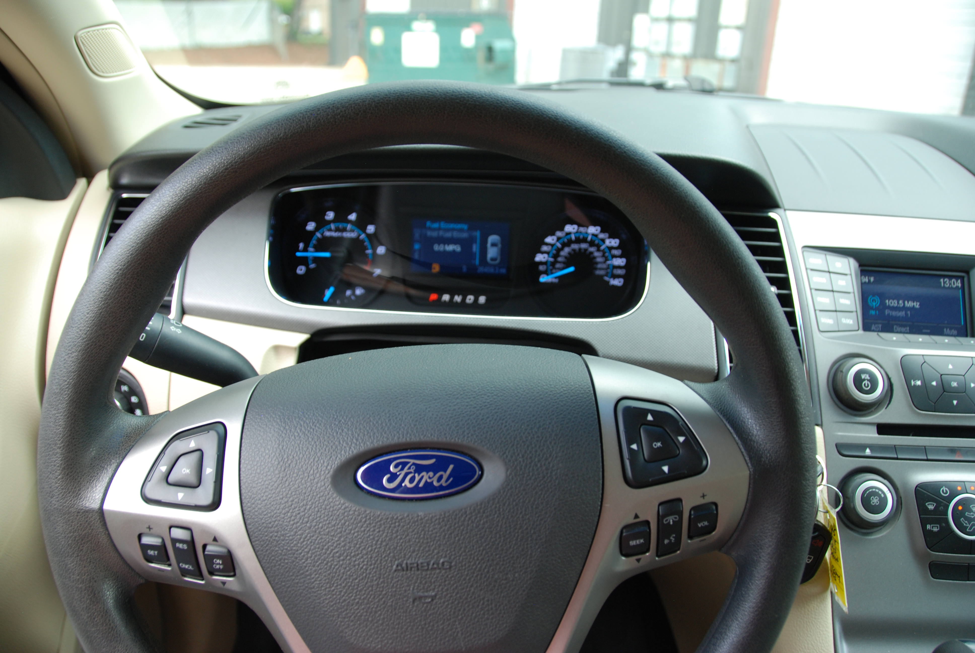 Used 2018 Ford Taurus SE FWD image 28