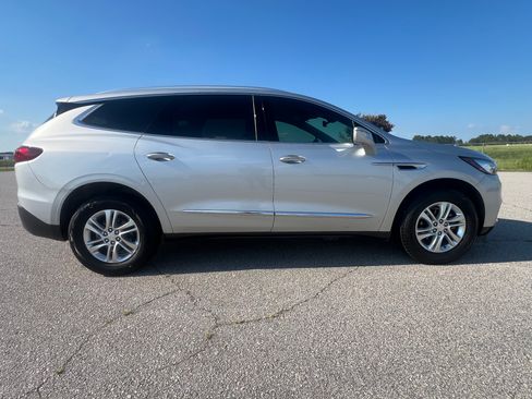 Used 2019 Buick Enclave Essence FWD image 8