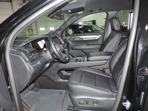 Used 2025 GMC Acadia Elevation image 39