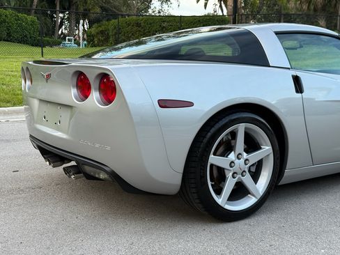 Used 2005 Chevrolet Corvette Coupe RWD image 47