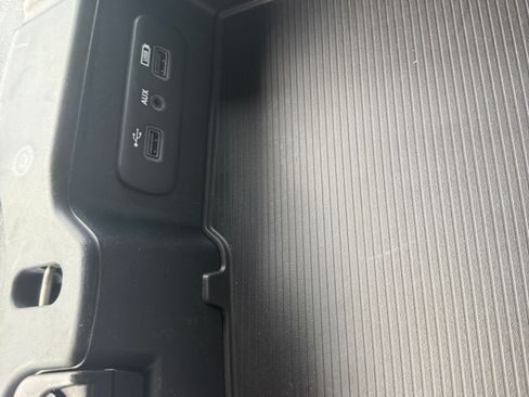Used 2018 RAM 1500 2WD Crew Cab ST image 15