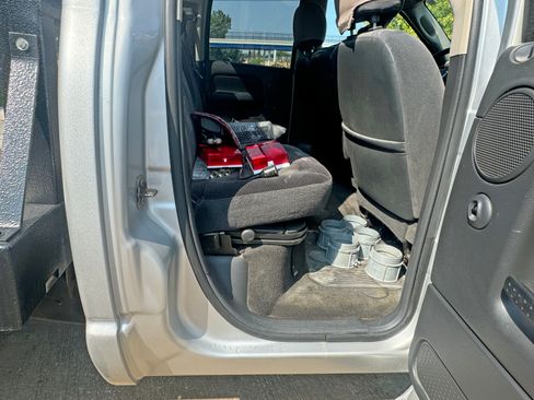 Used 2004 Dodge Ram 2500 Truck SLT image 7