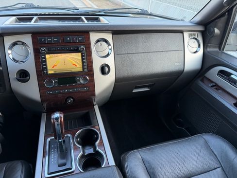 Used 2010 Ford Expedition Limited image 11