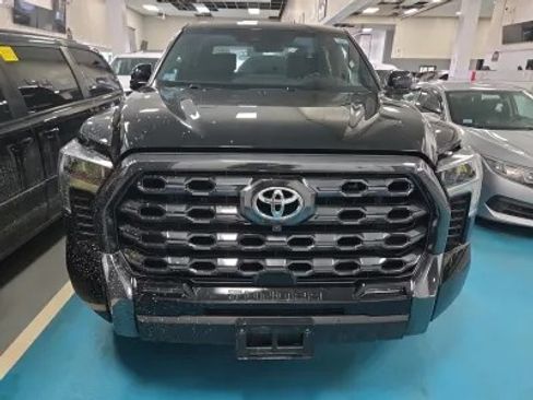 Used 2023 Toyota Tundra Platinum image 1