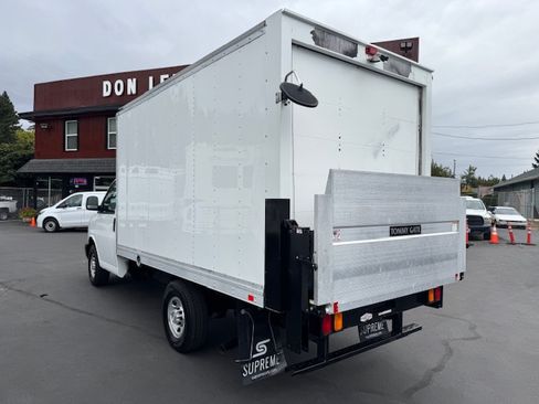 Used 2020 Chevrolet Express 3500 image 2