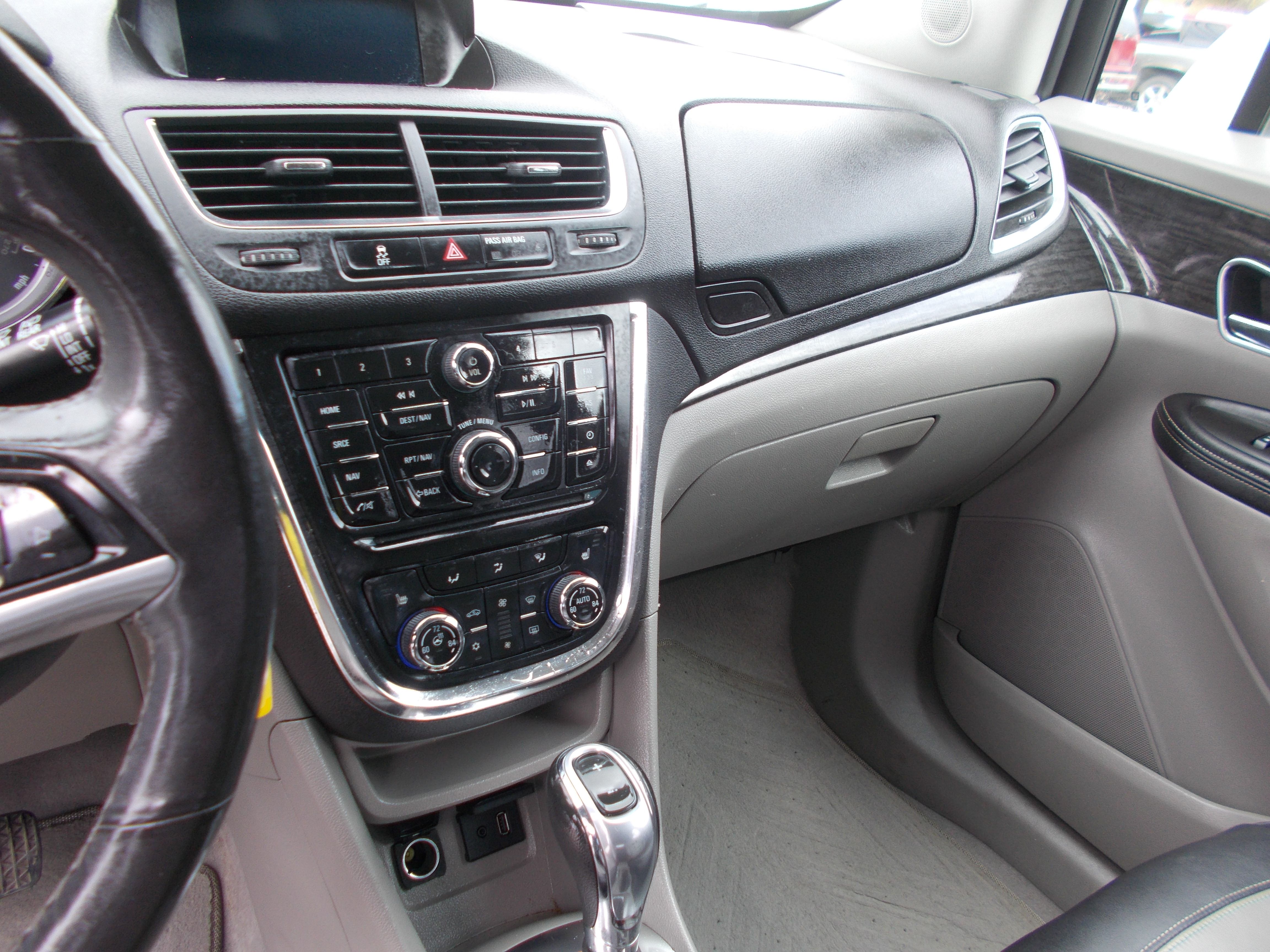 Used 2015 Buick Encore AWD Leather image 8