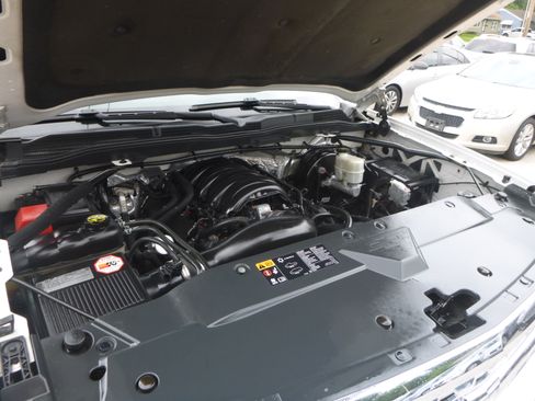 Used 2014 Chevrolet Silverado 1500 2WD Crew Cab LT image 30