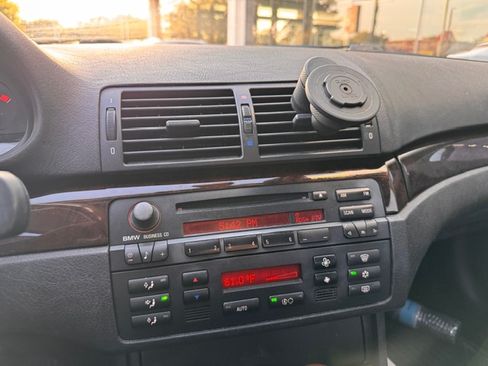 Used 2004 BMW 325Ci image 11