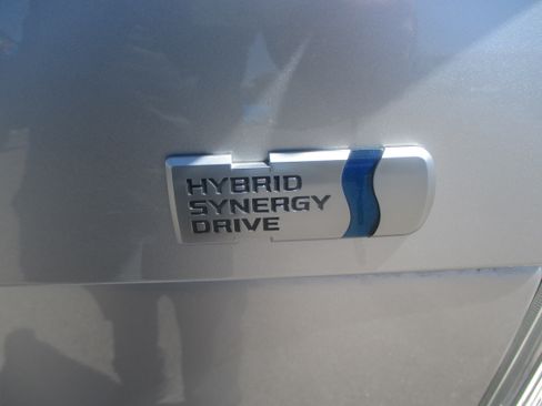 Used 2014 Toyota Prius Two FWD image 16