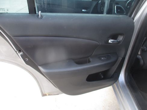 Used 2014 Chrysler 200 Touring FWD image 11