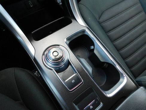 Used 2018 Ford Fusion SE image 17