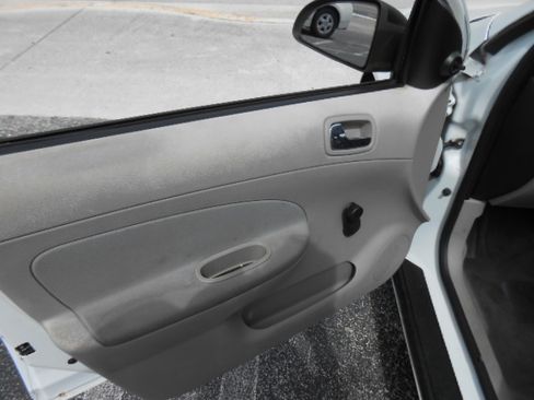 Used 2009 Chevrolet Cobalt LS Sedan FWD image 11