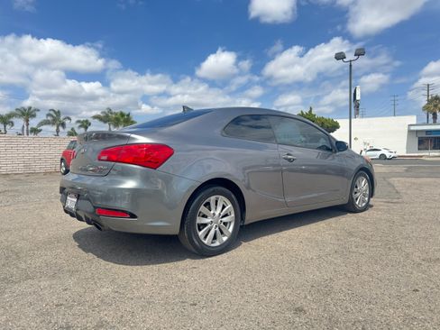 Used 2016 Kia Forte Koup EX FWD image 9