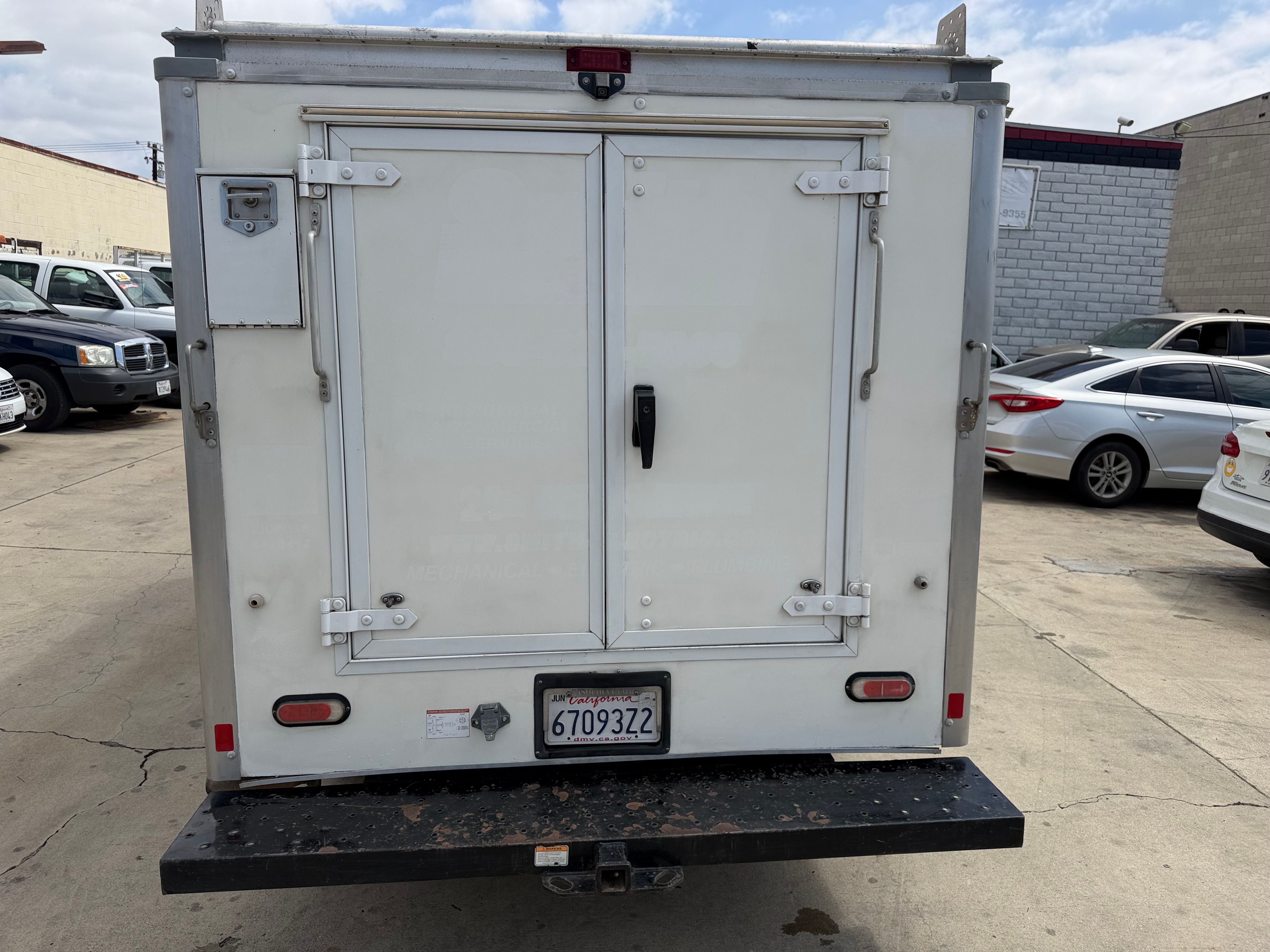 Used 2019 Chevrolet Express 3500 UNAVAIL RWD image 7