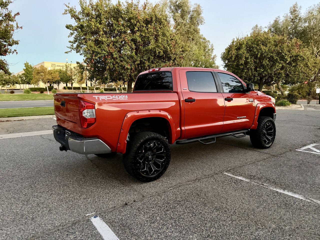 Used 2016 Toyota Tundra 4x4 CrewMax w/ SR5 & TRD Pkgs image 6