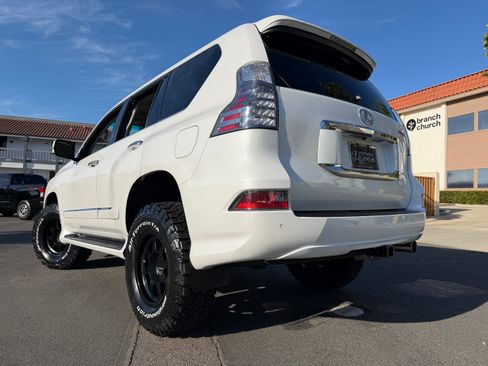 Used 2017 Lexus GX 460 Premium image 8
