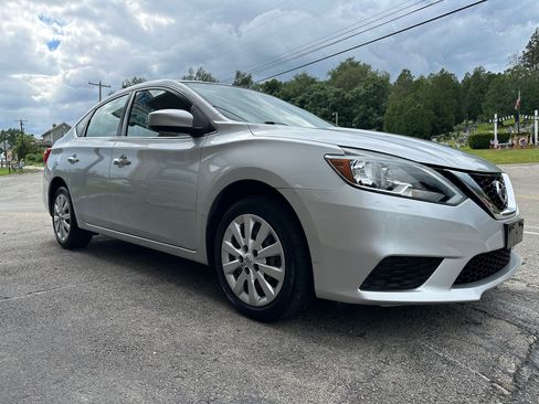 Used 2017 Nissan Sentra S FWD image 5