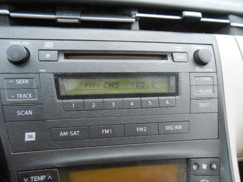 Used 2011 Toyota Prius III Hatchback 4D FWD image 13