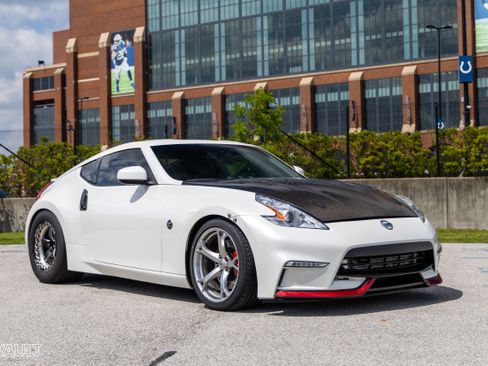 Used 2013 Nissan 370Z Coupe RWD image 22