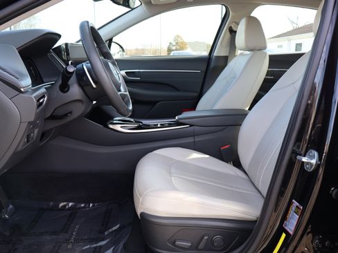 Used 2021 Hyundai Sonata Limited image 11