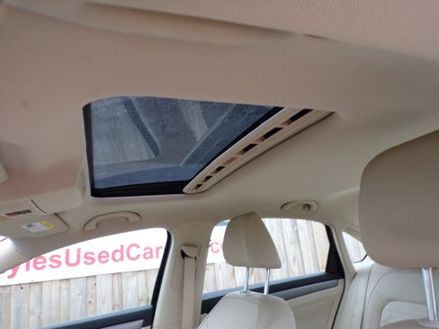 Used 2015 Volkswagen Passat 1.8T SE image 12