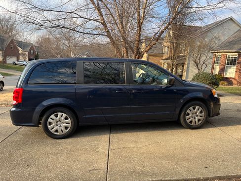 Used 2016 Dodge Grand Caravan American Value Package image 7