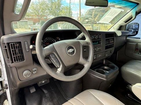 Used 2024 Chevrolet Express 2500 image 15