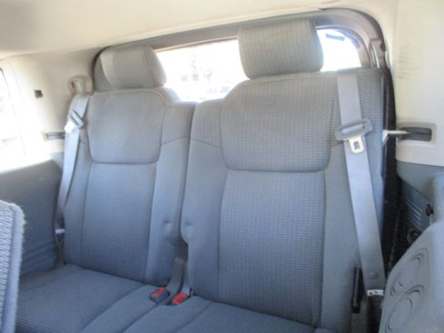 Used 2006 Jeep Commander Sport image 9