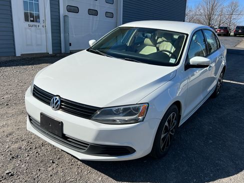 Used 2014 Volkswagen Jetta SE image 4