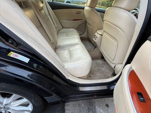 Used 2012 Lexus ES 350 w/ Luxury Pkg & Navigation FWD image 7