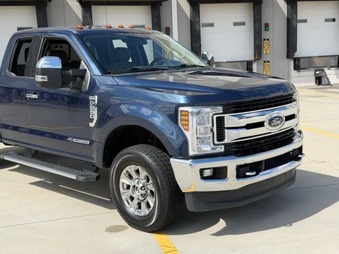 Used 2019 Ford F250 XLT image 2