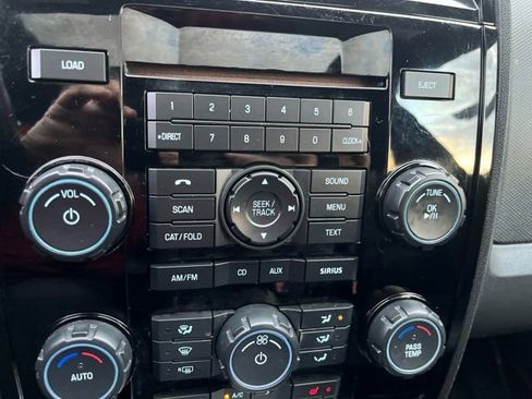 Used 2011 Ford Escape Limited image 19