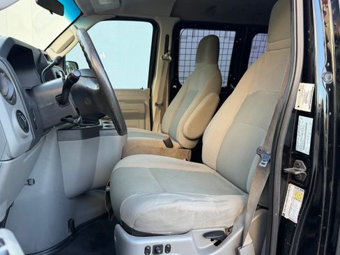 Used 2009 Ford E-150 and Econoline 150 UNAVAIL RWD image 10