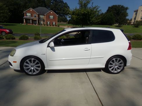 Used 2008 Volkswagen R32 image 2