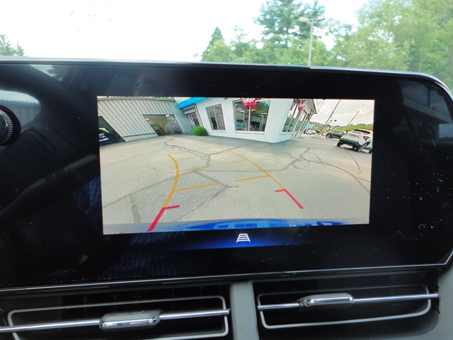 Used 2024 Chevrolet Trax LT FWD image 8