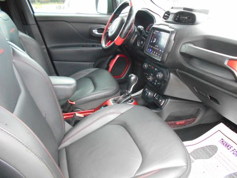 Used 2018 Jeep Renegade Trailhawk image 10
