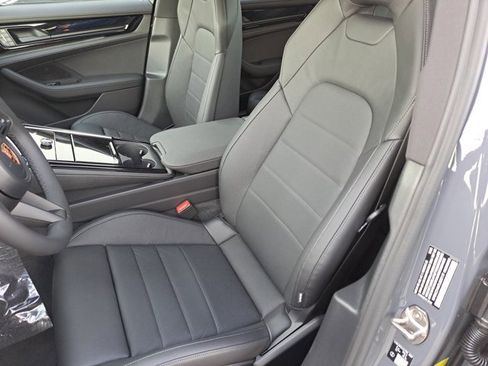 New 2026 Porsche Panamera 4S image 5