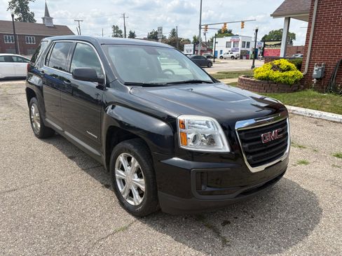 Used 2017 GMC Terrain SLE image 1