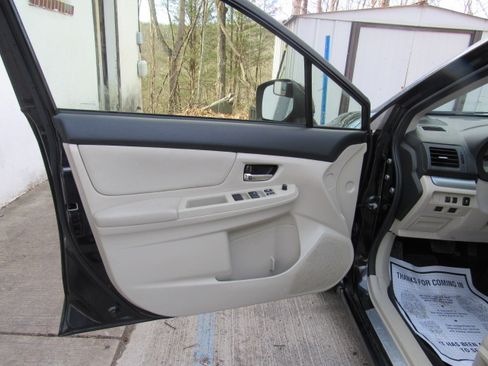 Used 2013 Subaru Impreza 2.0i Premium image 14