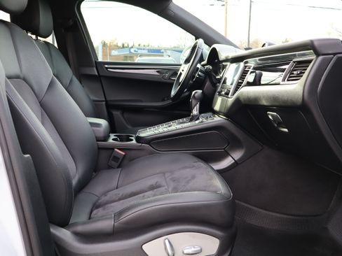 Used 2018 Porsche Macan Sport Edition image 15