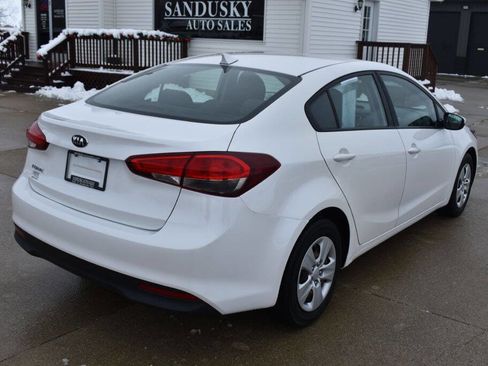 Used 2017 Kia Forte LX w/ LX Popular Package image 3