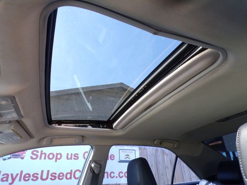 Used 2013 Toyota Camry SE image 11