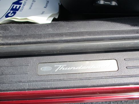 Used 2004 Ford Thunderbird Deluxe RWD image 20