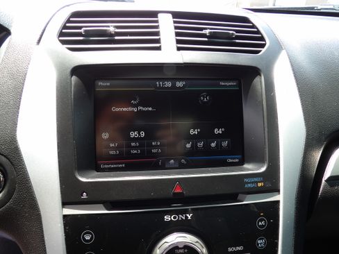 Used 2014 Ford Explorer 4WD Sport image 9